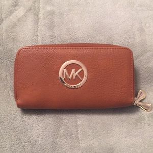 MK style wallet